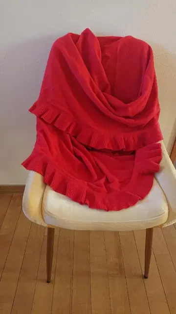 이탈리아제 프릴 달린 캐시미어 스톨