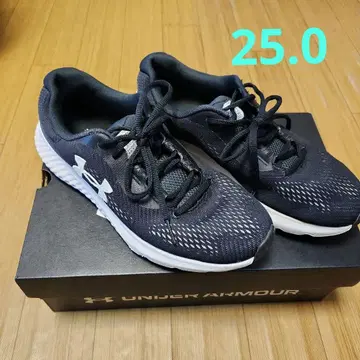 Under Armour 블랙 charged Rogue 4 25.0cm