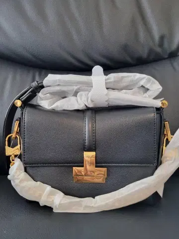 택 포함 미사용 새상품 숄더백 ALDO 블랙