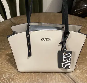 GUESS 핸드백 화이트/블랙