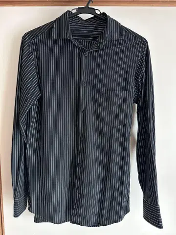 ZARA 블랙 앤 화이트 스트라이프 긴팔 셔츠 S
