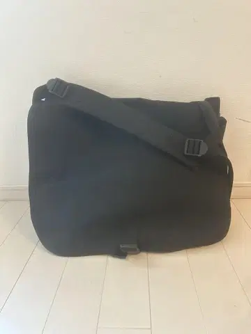 HenderScheme 메신저 백 라지 블랙