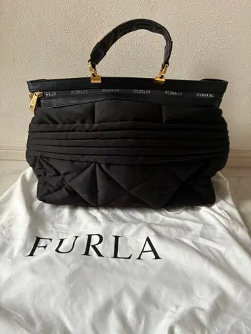 FURLA 블랙 퀼팅 토트백