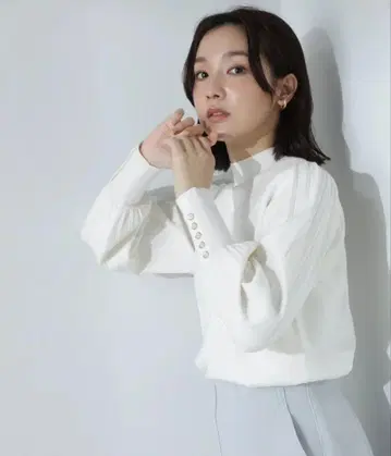 NATURAL BEAUTY BASIC 플리츠 슬리브 하이넥 니트