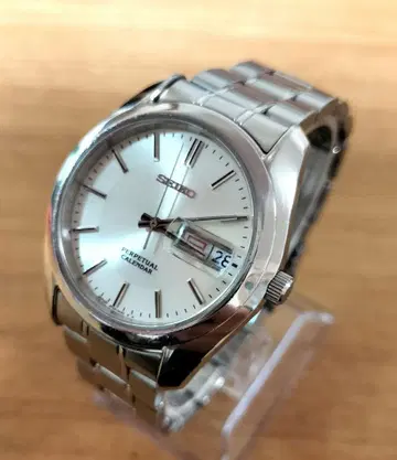 SEIKO 쿼츠식 손목시계 퍼페츄얼 캘린더 8f33-0040