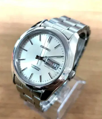 SEIKO 쿼츠식 손목시계 퍼페츄얼 캘린더 8f33-0040