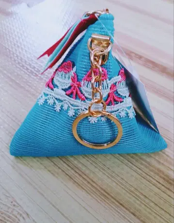 치카자와 레이스 빙수 삼각형 파우치