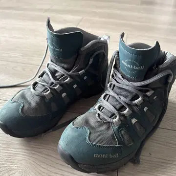 몽벨 등산화 23cm