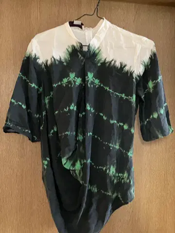 타이다이 반팔 셔츠 블랙과 그린