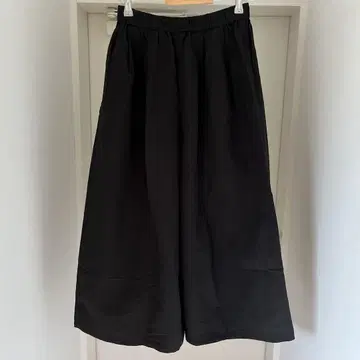 미즈이로 인드 코튼 린넨 블랙 와이드 팬츠
