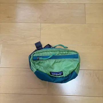 Patagonia 바디백 그린