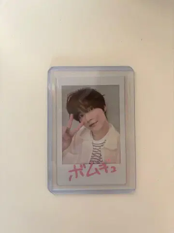 봄큐 폴라로이드 사진