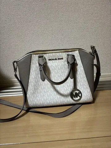 MICHAEL KORS 핸드백 화이트/그레이