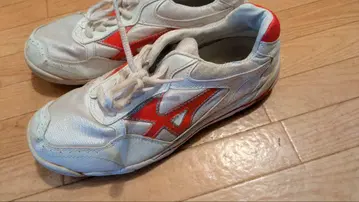 Mizuno 화이트/레드 스니커즈