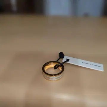 MARC JACOBS 골드링 화이트 2