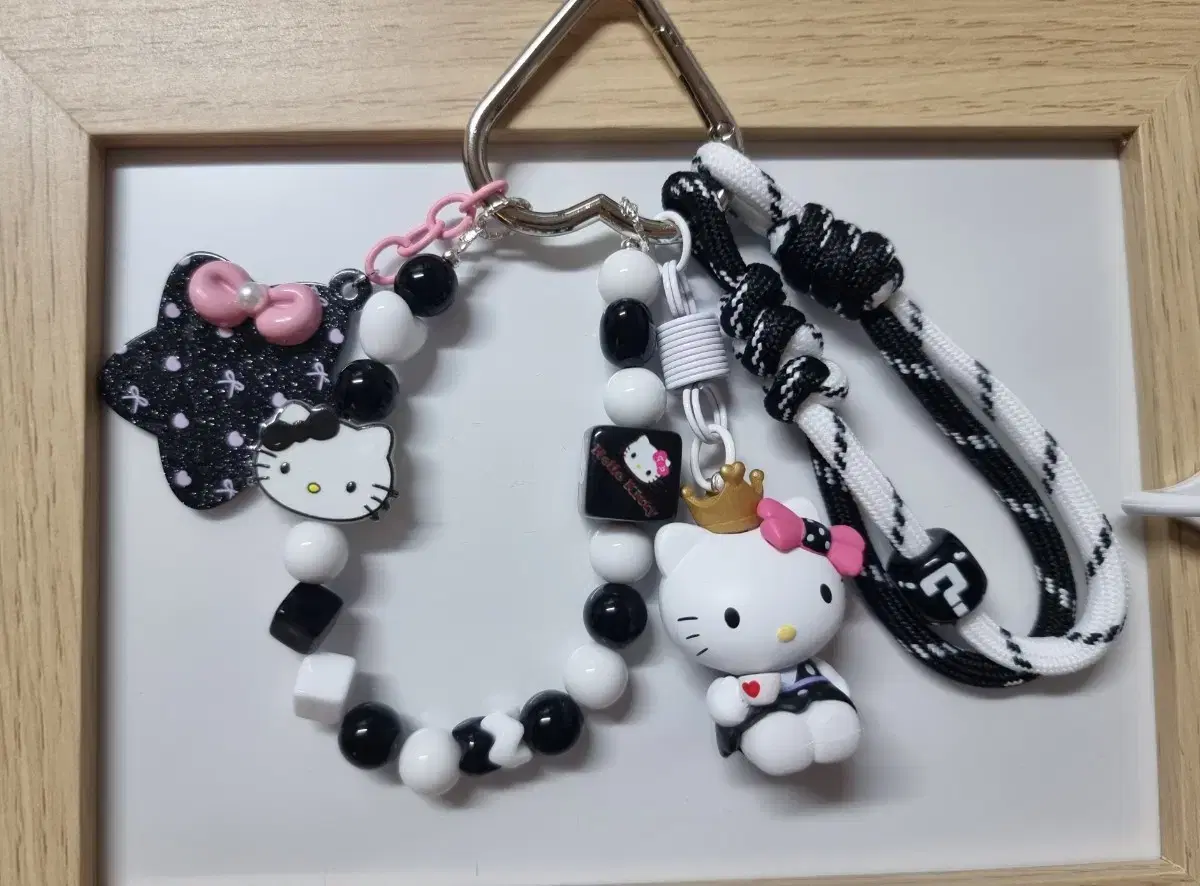 Kitty keychain beaded keychain