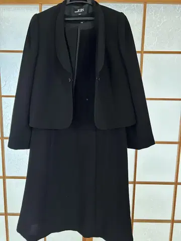 TOKYO IGIN 블랙 원피스 수트