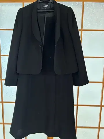 TOKYO IGIN 블랙 원피스 수트