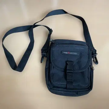 TRAMSTER 블랙 숄더백