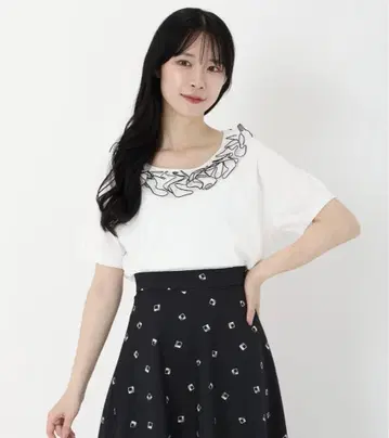 스트로베리 필드 멜로우 배색 프릴 넥 니트 새상품, 미사용