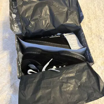 리복 SixTONES 블랙 스니커즈