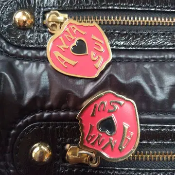 ANNA SUI 하트형 참 숄더백