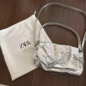 ZARA 실버 숄더백 수납 가방 포함 실버 미사용 새상품급