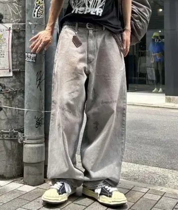 [ 완판템 ] chikashitsu+ 포인트 워싱 벌룬 데님 팬츠