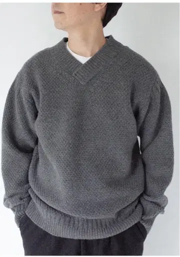 STILL BY HAND V neck KNIT