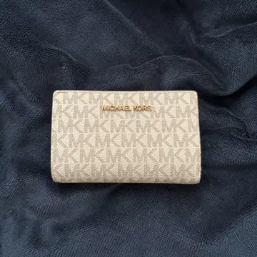 MICHAEL KORS 이단 접이식 지갑