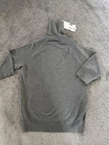 가격표 포함 자라 그레이 터틀 니트 L 사이즈