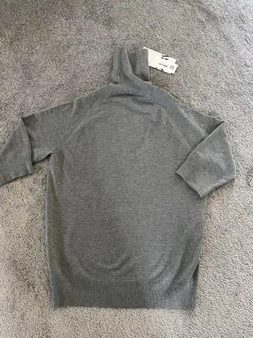 가격표 포함 자라 그레이 터틀 니트 L 사이즈