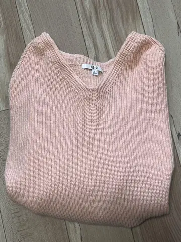 [새상품급] 유니클로C V넥 숏 스웨터 L 핑크 크롭 니트