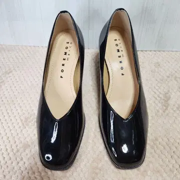 FOREMOS marco 작은 사이즈 21cm 블랙 에나멜 V컷