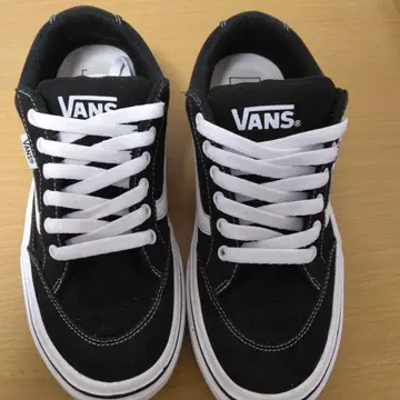 VANS OFF THE WALL