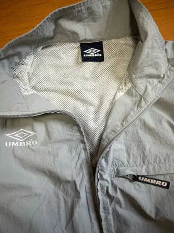 [ UMBRO x FREAK'S STORE ] 그레이 베스트 나일론 자켓