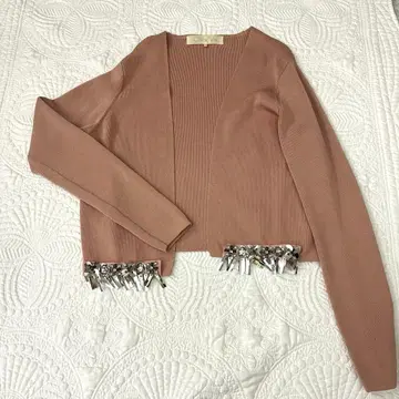 Chesty 비쥬 장식 핑크 가디건 노카라 결혼식 드레스에