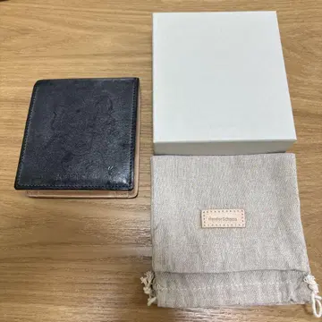 Hender scheme 이단 접이식 지갑