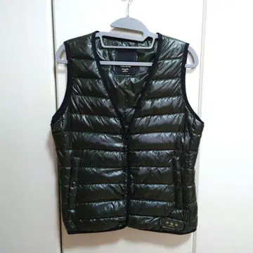 새상품급 타트라스 다운 베스트