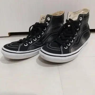 VANS 하이컷 스니커즈