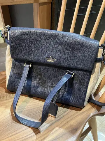kate spade 네이비와 베이지 숄더백