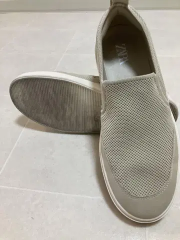 ZARA 베이지 슬립온