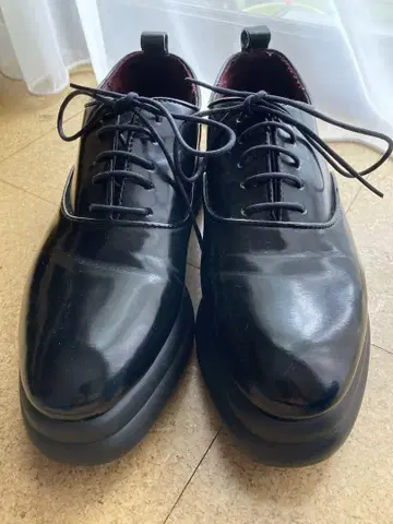 ZARA 블랙 통굽 로퍼