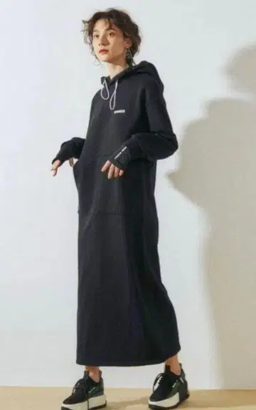 UN3D. 로고 후드티 롱 원피스