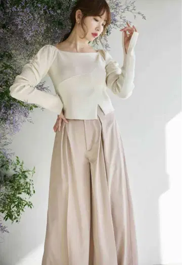 Her lip to Front Tuck Wide Pants