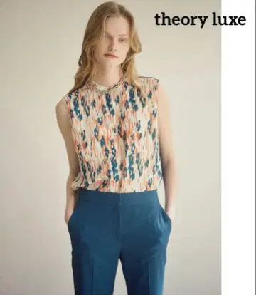 theory luxe 프린트 슬리브리스 블라우스