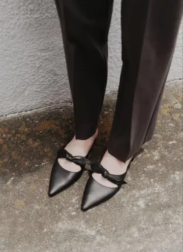 미사용 새상품 ohga LEATHER RIBBON MULE 2025AW