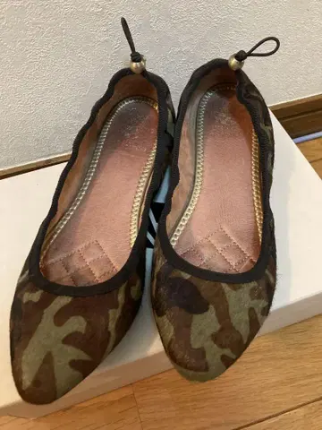카모 패턴 송치 플랫슈즈