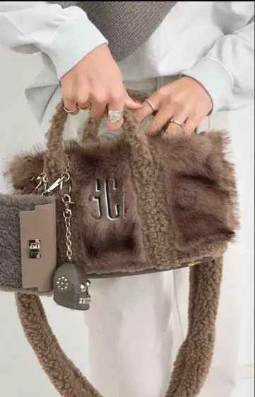GOOD GRIEF!/GCA EMB.FAUX FUR PINT TOTE