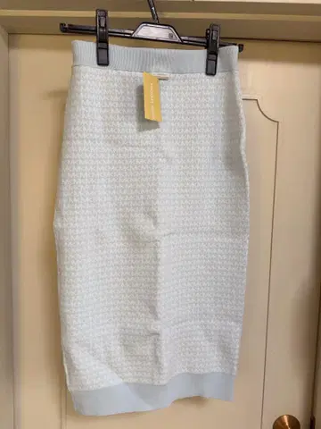 새상품 마이클코어스 스커트